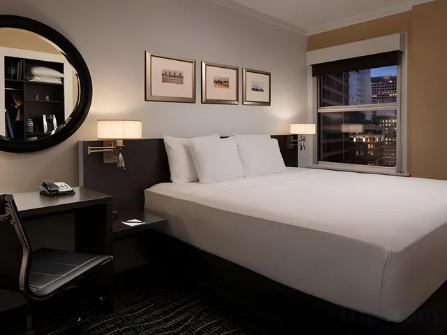 غرفة ديلوكس بسرير كينج، Executive Hotel Pacific 1/1