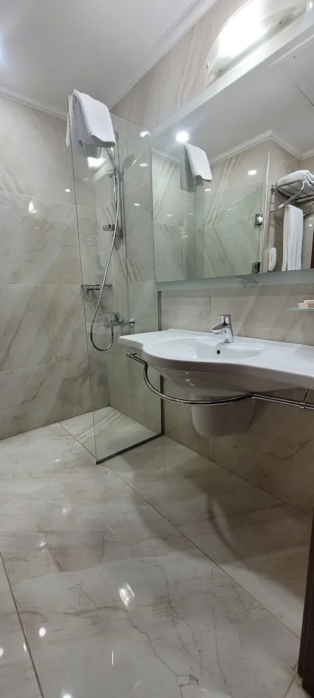 غرفة عائلية، Teymur Continental Hotel 10/10