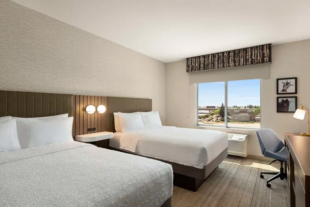 غرفة بسريرين كوين، Hampton Inn Stockton, CA 1/3