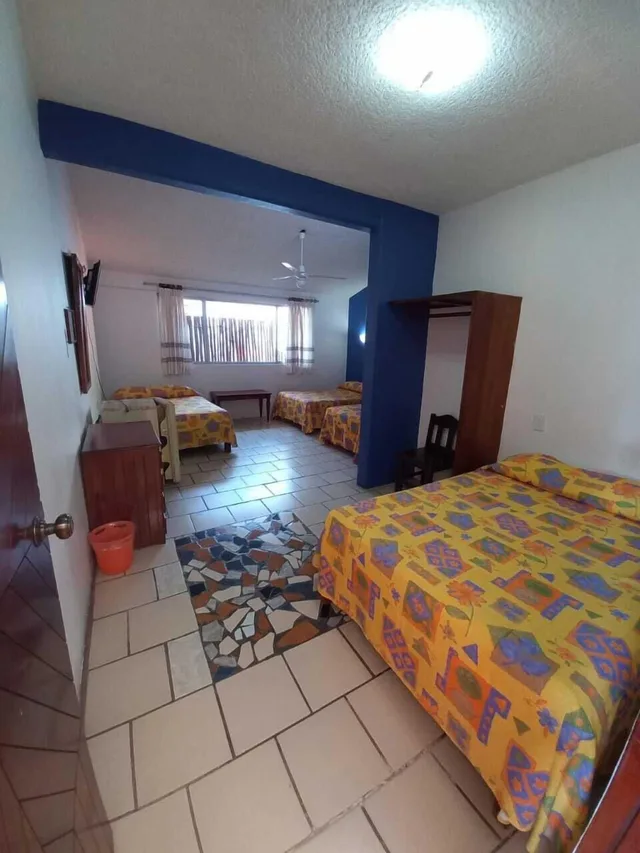 غرفة رباعية، Hotel Casablanca 1/3