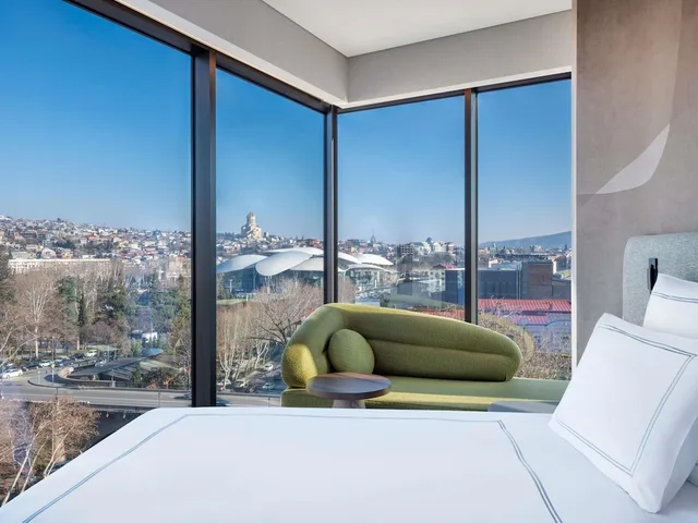 غرفة بسرير مزدوج، Swissotel Tbilisi 9/10