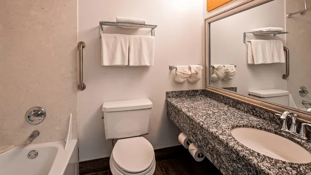 غرفة قياسية بسريرين مزدوجين، Best Western Valdez Harbor Inn 2/3