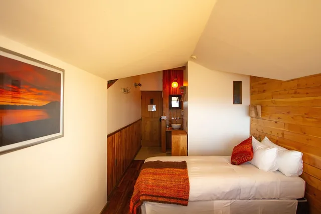 غرفة قياسية بسرير مزدوج أو سريرين منفصلين بإطلالة على البحر، Weskar Patagonia Lodge 2/6