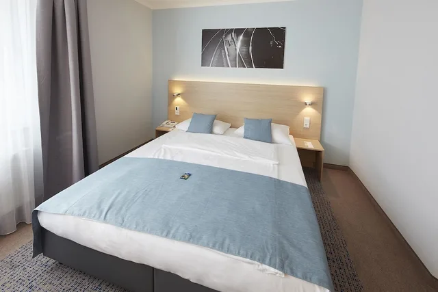 غرفة بزنس بسرير مزدوج، Four Points Flex by Sheraton Goettingen 2/4