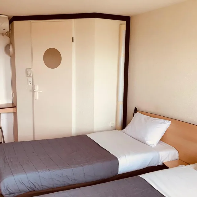 غرفة بسريرين منفصلين، Premiere Classe Chateauroux Saint Maur 1/3
