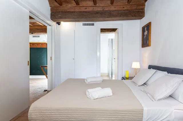 شقة حصرية بسرير كينج مع أريكة، Banchi Nuovi House - Castel Sant'Angelo 1/10