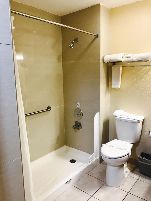 Room, 2 Queen Beds, Sutton Suites Hotel 5/5