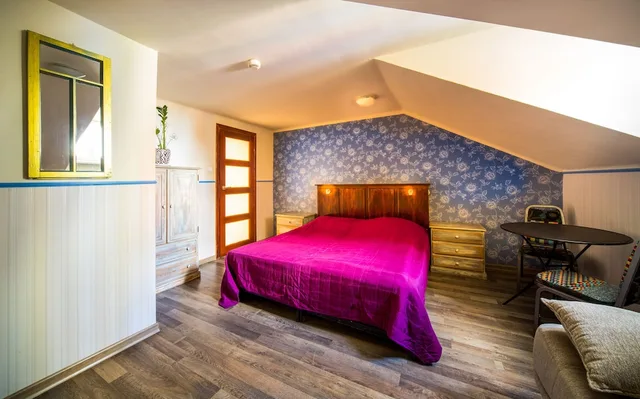 غرفة قياسية بأربعة أسرّة بإطلالة على المدينة بحمام خاص، Old Town Hostel Kanonia Apartments 3/6