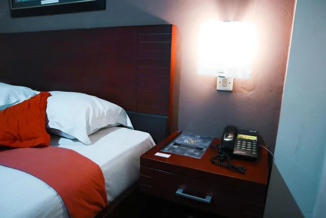 غرفة بسرير كوين، Helios Hotel Malang 6/8