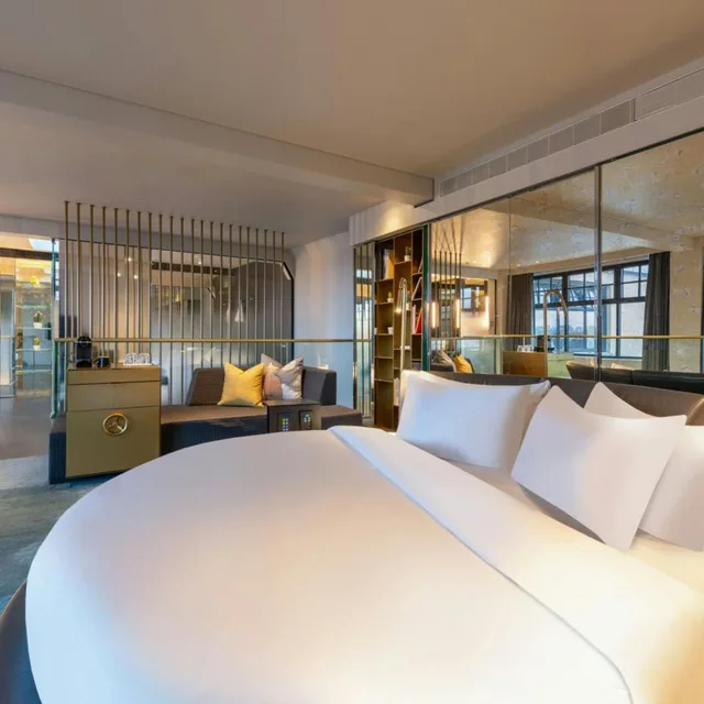 1 Bedroom, Bi Level, Penthouse, Suite, King Bed, Canal View، W Amsterdam 2/5