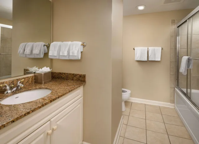 شقة سكنية بسرير كينج وسريرين مزدوجين بإطلالة على البحر بـ3 غرف نوم، Royale Palms Condominiums 8/8