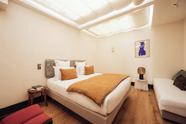 شقة بسرير كوين وسرير فردي بغرفة نوم واحدة مع أريكة بمطبخ، Hotel de La Gaite 2/4