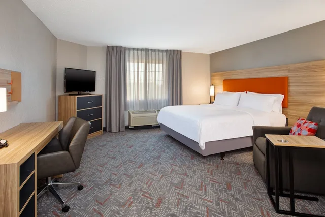 جناح بسرير كوين، Candlewood Suites Kenosha 1/5