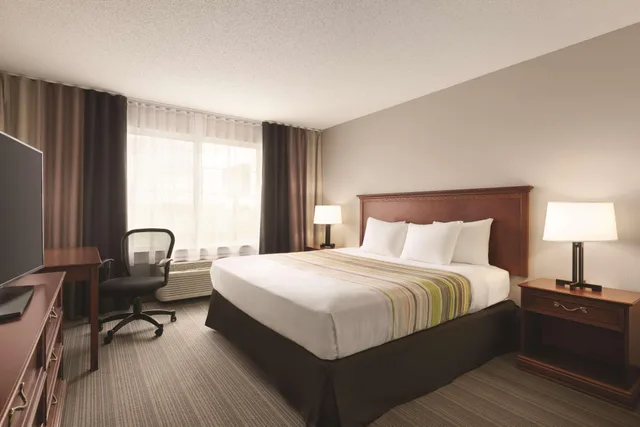 غرفة بسرير كينج لذوي الإعاقة، Country Inn Suites By Radisson Willmar Mn 1/1