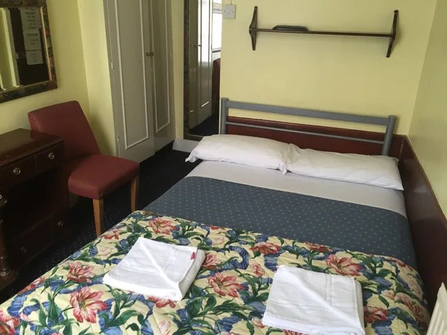 غرفة بسرير مزدوج بحمام مشترك، Albany Hotel 6/6