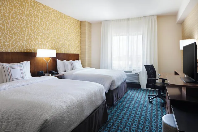 غرفة بسريرين كوين لذوي الإعاقة، Fairfield Inn Suites North Bergen 1/4