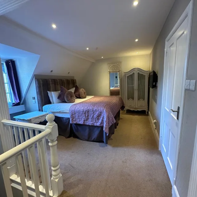Luxury, Suite, Langtry Manor Hotel 8/10