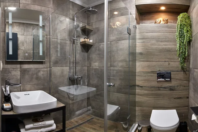 جناح بسرير كينج بشرفة مع أريكة، HOTEL CITY 6/6