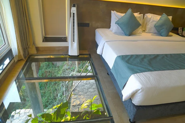 غرفة بانورامية بسرير كينج بإطلالة، Great Trails Yercaud by GRT Hotels 1/4