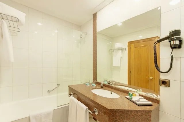 غرفة عائلية بسرير كوين، Hotel Vigo Los Galeones Affiliated By Melia 2/2