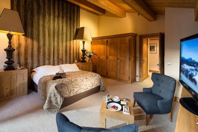 جناح فاخر بسرير مزدوج وسريرين منفصلين، Hôtel Le Fer à Cheval 7/10