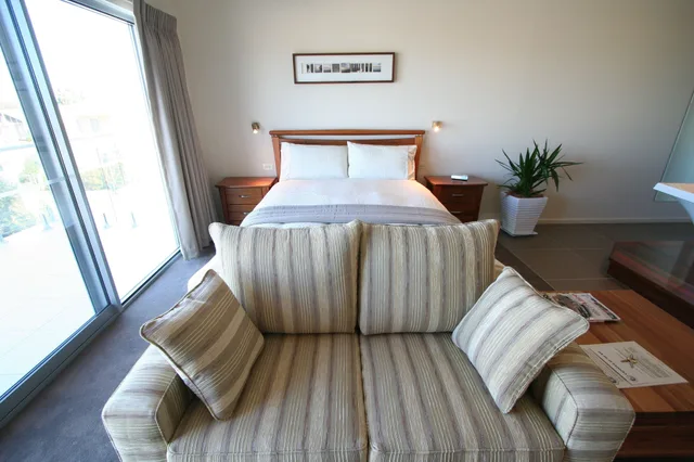 Bridge, Suite, Queen Bed، Captains At The Bay 8/10