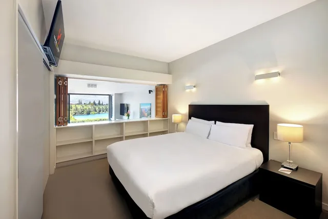 1 Bedroom, Apartment, King Bed, Lake View, Swiss-Belsuites Pounamu Queenstown 3/7