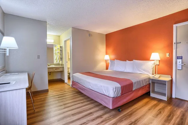 غرفة بسرير كينج، Cathedral Hill Hotel 6/10