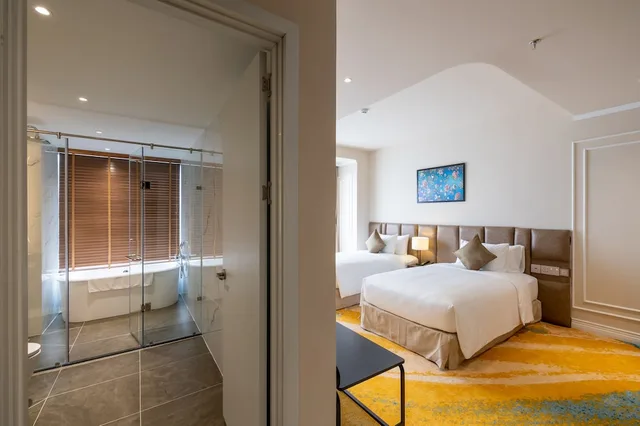 Luxury, Twin Beds, La Vela Hue Hotel 4/5