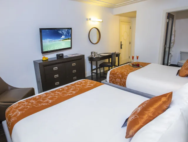 Classic, 2 Queen Beds, Riviera Suites South Beach 3/9