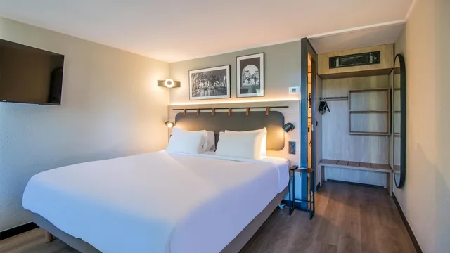 Superior, King Bed, Campanile Lille Ouest Lomme 3/10