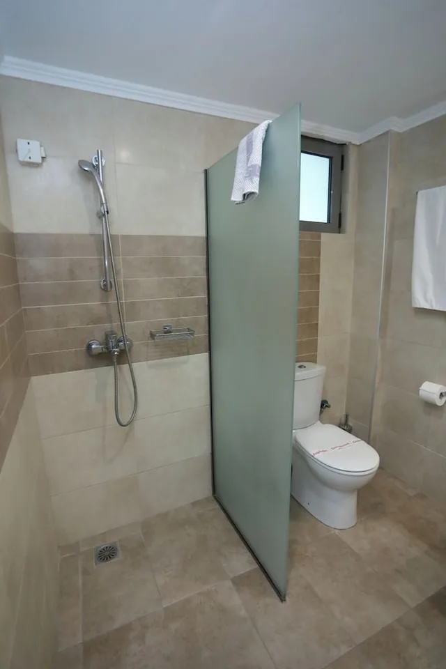 غرفة اقتصادية بسرير كوين وسريرين منفصلين بإطلالة على الحديقة، Maravel Star Art Hotel 10/10