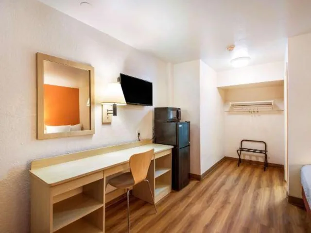 غرفة بسريرين مزدوجين للمدخنين، Motel6 Youngtown, AZ - Phoenix - Sun City 2/4