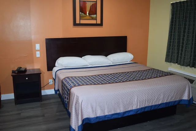 غرفة قياسية بسرير كوين، White Oaks Motel Pennsville Carneys Point 2/6