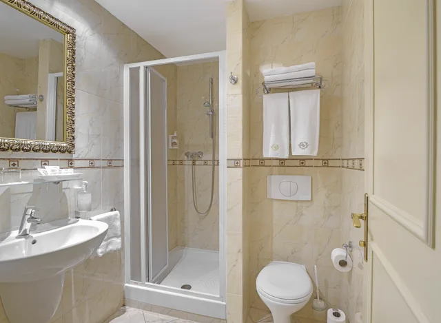 غرفة قياسية، HOTEL CONTINENTAL 2/2