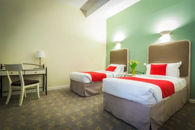 Superior, Twin Beds, Best Western Hotel De France 6/8