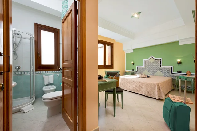 غرفة كومفورت بسرير كوين، Hotel Mediterraneo 1/2