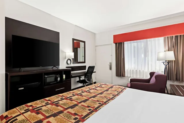 غرفة قياسية بسرير كينج للمدخنين، Best Western Lake Okeechobee 9/10