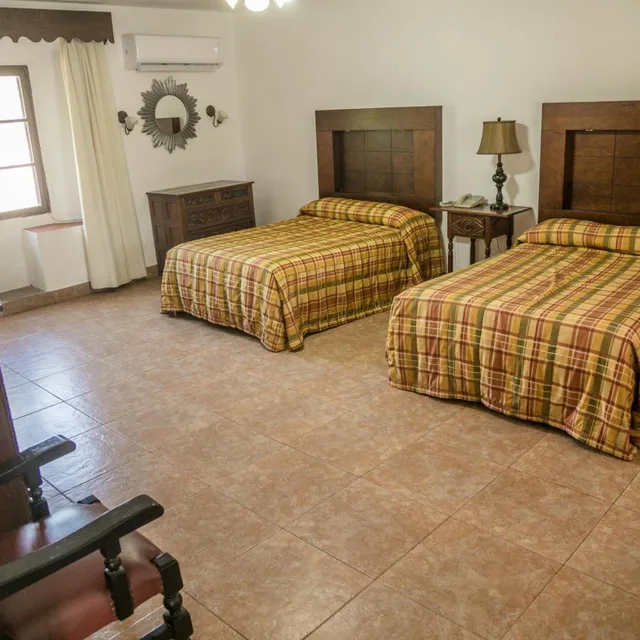 غرفة بسريرين منفصلين بإطلالة على المسبح، Hotel Playa De Cortes 6/10