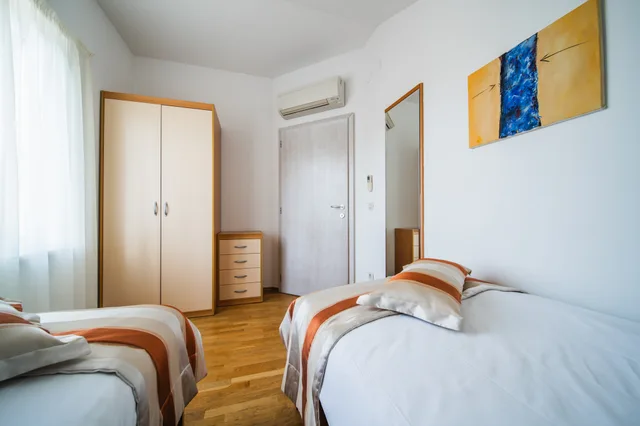 شقة، Pervanovo Apartments 4/10