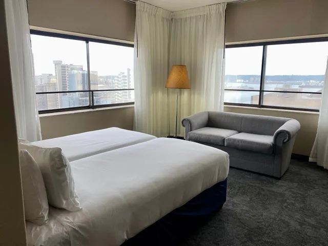 2 Bedrooms, Family Suite, Queen and Twin Beds, The Royal Hotel, Durban 2/2