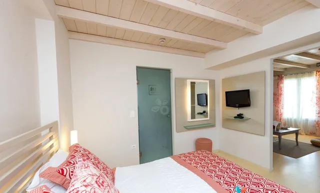 جناح ديلوكس بسرير كوين بإطلالة على البحر مع أريكة، Iria Beach art hotel 2/10
