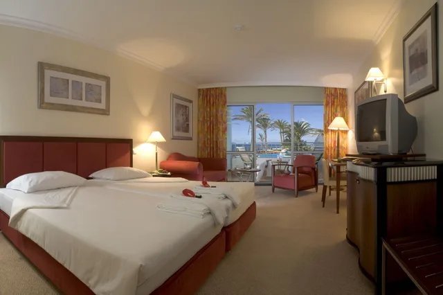 غرفة بسريرين منفصلين بإطلالة على البحر، Pestana Grand Premium Ocean Resort 3/10