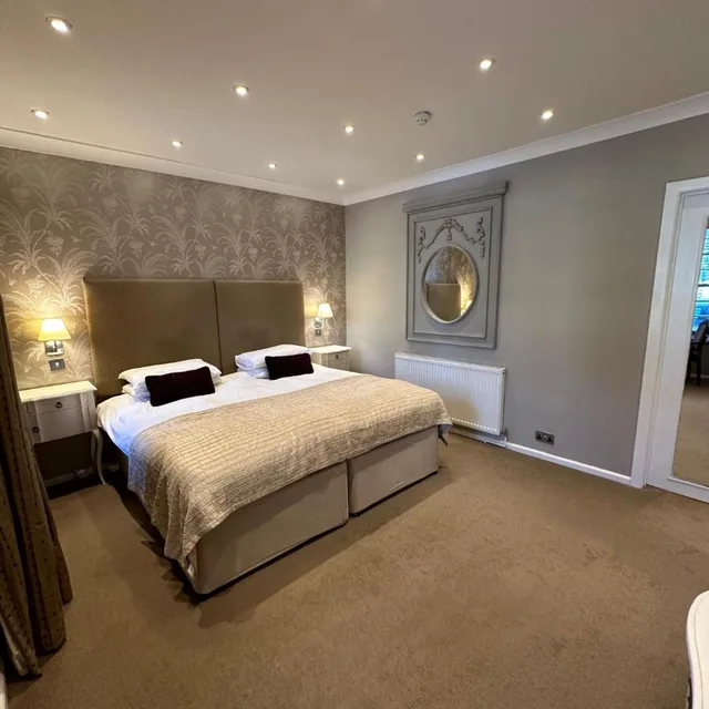 Luxury, Suite, Langtry Manor Hotel 6/10