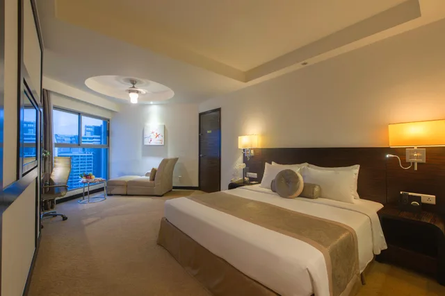 غرفة ديلوكس بسرير كوين بإطلالة على البحر، Havana Nha Trang Hotel 3/4
