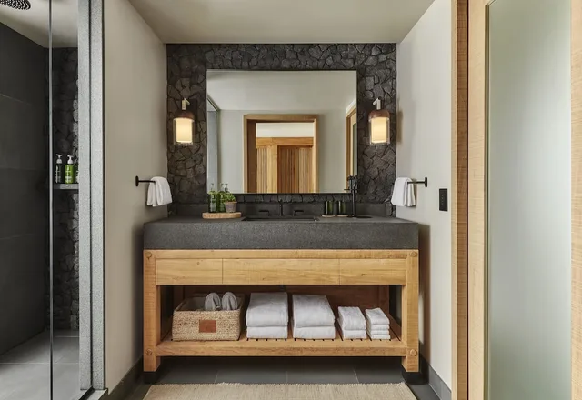 غرفة بسريرين كوين بإطلالة على المسبح بشرفة، 1 Hotel Hanalei Bay 3/3