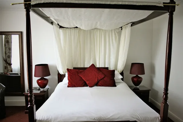 Four Poster, Double Bed، The Canterbury Hotel 1/6