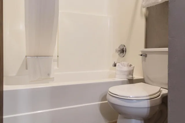 Room, King Bed, New Victorian Inn Suites Sioux City 10/10