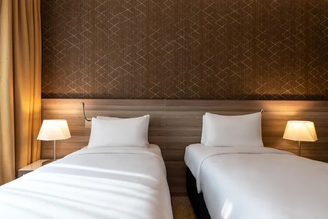 غرفة كلاسيكية بسريرين منفصلين مع أريكة، Mercure Makkah Aziziah 9/10