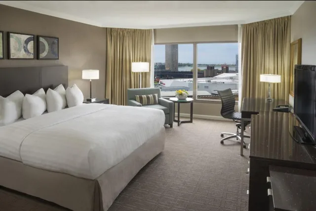 غرفة بريميوم بسرير مزدوج، INTERCONTINENTAL TORONTO CENTRE 3/4
